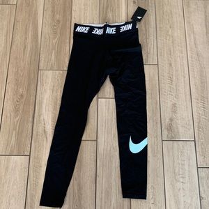 NWT Womens Nike Legging